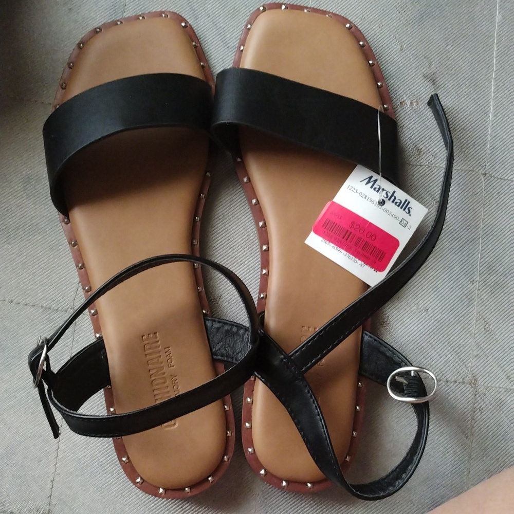 Black silver studded NWT CUSHIONAIRE memory foam sandals